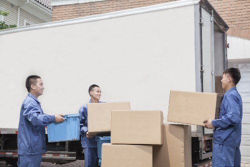 Man and van service helping with a local move in Limehouse